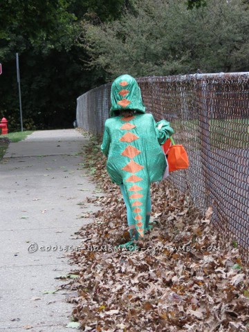 Disfraz brillante de T-Rex para una niña de 6 años obsesionada con los dinosaurios