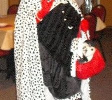 Disfraz casero original de Cruella Deville para Halloween