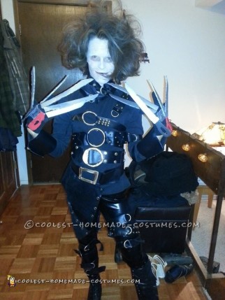 Disfraz de Edward Scissorhands digno de la película DIY económico