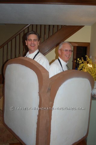 Disfraz de Halloween de grupo humano gigante de sándwich y papas fritas
