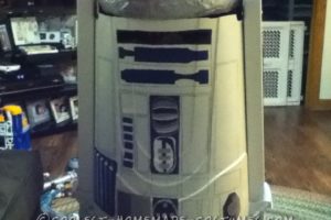 Disfraz de Halloween hecho en casa R2D2