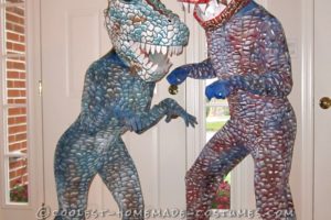 Disfraz de dinosaurio casero súper chulo para una pareja