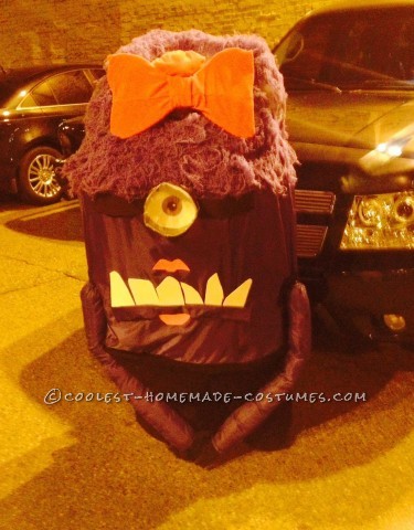 Disfraz de minion morado hecho a mano para niña