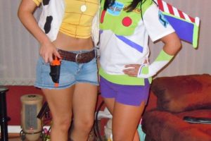 Disfraz de mujer para pareja de Buzz Lightyear y Woody