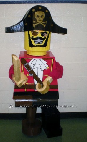 Disfraz de pirata Lego Minifig casero ganador de premios para niño de 6 años