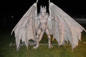 Disfraz épico de dragón albino DIY de Harry Potter