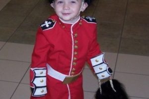 Disfraz infantil casero de la guardia británica