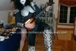 El Gene Simmons más genial del traje KISS