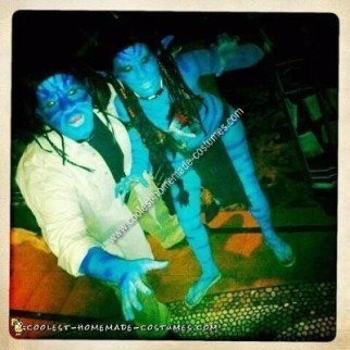 Idea de disfraz de Halloween de pareja Avatar hecha en casa