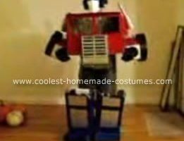 El disfraz de Halloween transformador de Optimus Prime más genial