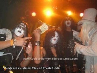 Disfraz de grupo casero Kiss Gene Simmons