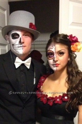 Mi papá siempre ha amado Halloween.  Inmediatamente después de graduarse de la escuela de arte, él y sus amigos participaron en concursos de disfraces en todo Nueva York.