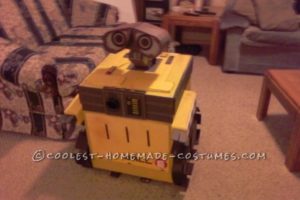 El mejor disfraz DIY de Wall-E para Halloween