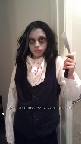 El año pasado, mi hijo vio películas de miedo durante la temporada de Halloween y decidió que quería ser Sweeney Todd para Halloween.  siempre he creado