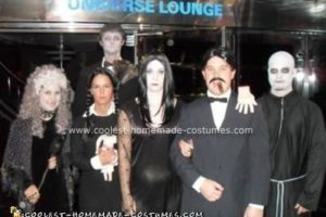 El mejor disfraz de grupo de la familia Addams