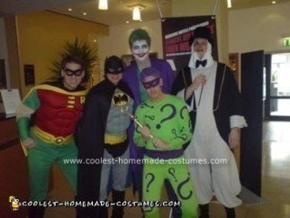 Reparto de disfraces caseros de Batman