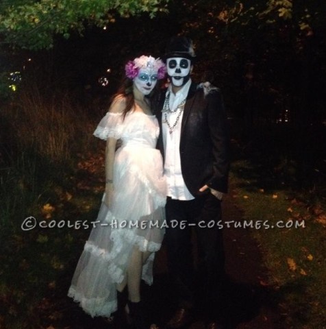 Genial disfraz casero para una pareja para el Día de Muertos