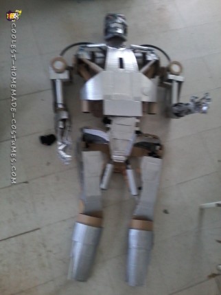 Genial disfraz de Terminator Endoesqueleto