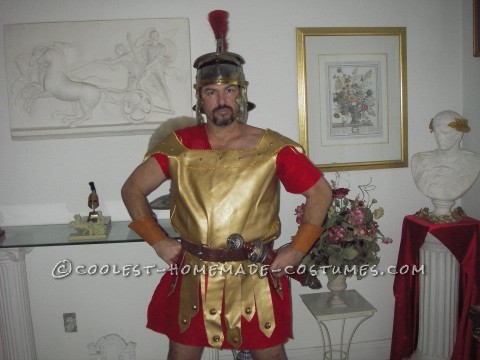Genial disfraz de soldado romano hecho en casa