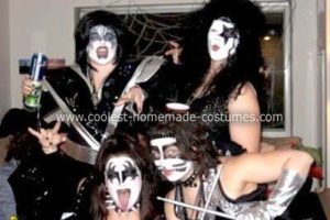 Geniales disfraces caseros del grupo KISS