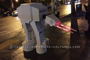 Impresionante AT-At Walker casero de Star Wars