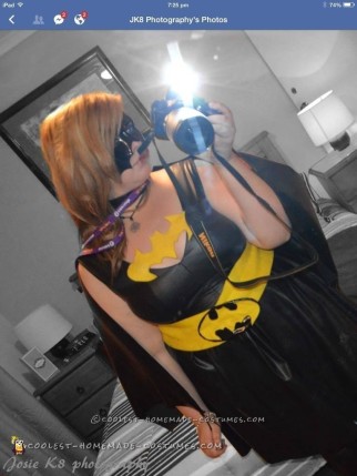 Impresionante disfraz de Batgirl hecho en casa