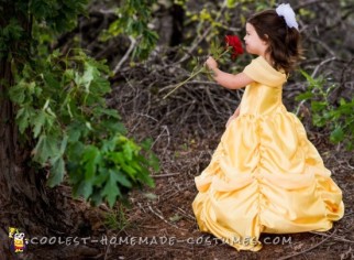 Impresionante disfraz de Halloween DIY de Disney: belleza amarilla