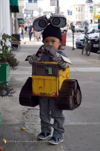 Impresionante disfraz de bricolaje: de Charlie a CHARLE-E -