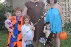 La mejor idea de disfraces caseros de la familia Flintstone para Halloween