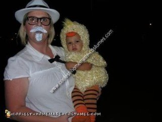 Disfraz casero de Coronel Sanders y pollo de KFC para pareja