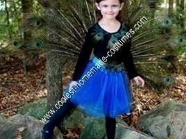 La mejor idea de disfraz de Halloween para niña de pavo real DIY