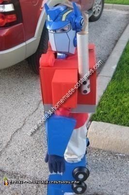 Idea de disfraz de transformador casero para niños