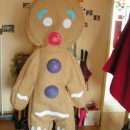 Genial disfraz de hombre de pan de jengibre hecho en casa