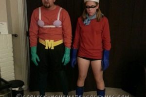 Pareja de Mermaid Man y Shell Boy disfrazados de Halloween