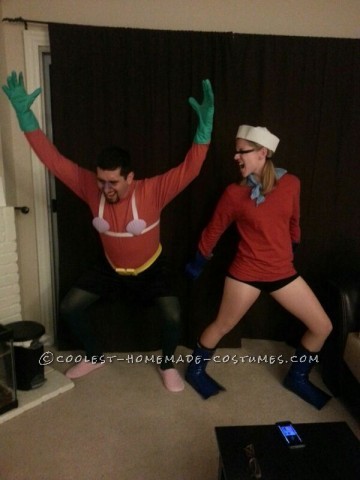 Pareja de Mermaid Man y Shell Boy disfrazados de Halloween