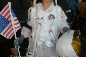 Traje de astronauta casero en honor a Neil Armstrong