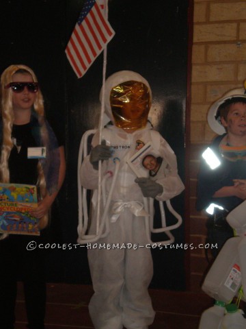 Traje de astronauta casero en honor a Neil Armstrong