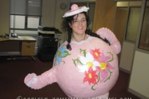 Traje original hecho a mano «Tetera rosa»