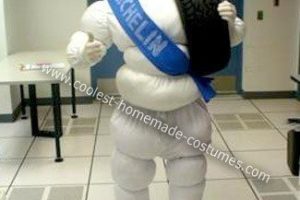 ¡Disfraz de Michelin Man hecho en casa que está GARANTIZADO para complacer al público!