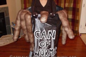 ¡El disfraz casero de Can of Worms para adulto es fácil!