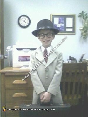 Idea de disfraz casero de Clark Kent Boy para Halloween