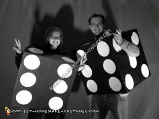 Idea de disfraz de Halloween de pareja de dados de bricolaje