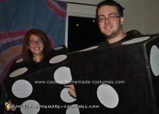 Idea de disfraz de Halloween de pareja de dados de bricolaje