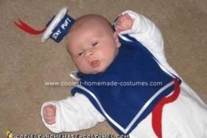 El disfraz de hombre malvavisco casero más genial para bebés Stay Puft