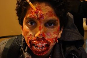 Maquillaje y disfraces de zombies