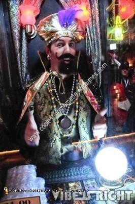 Disfraz casero de Zoltar para Halloween