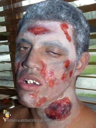 Traje de zombie con carne podrida