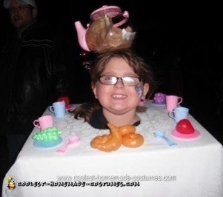 Idea de disfraz de Halloween de bricolaje para una fiesta de té