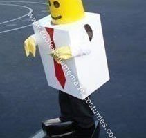 El mejor disfraz casero de Lego Man