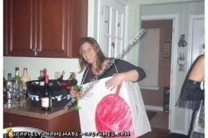 El disfraz casero de hombre con caja de vino más chulo